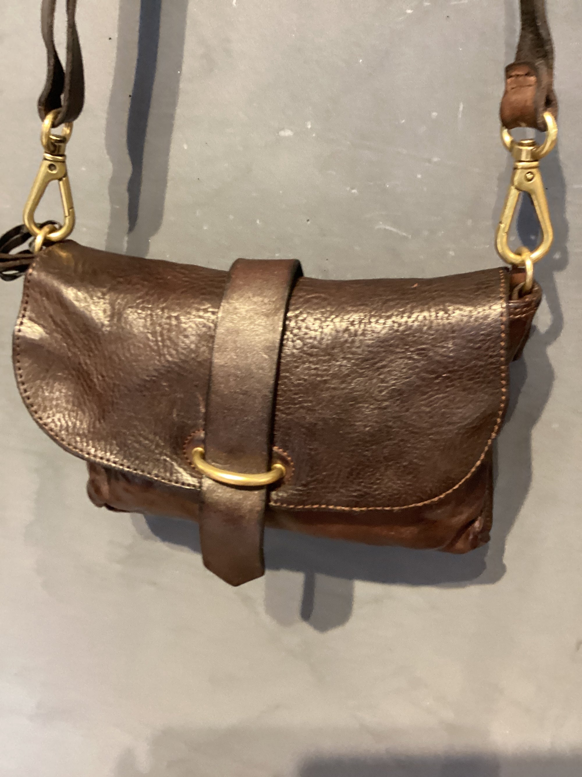 Elsa - Little Shoulder Bag. Leather. Color:  Brown. X0001 C1501