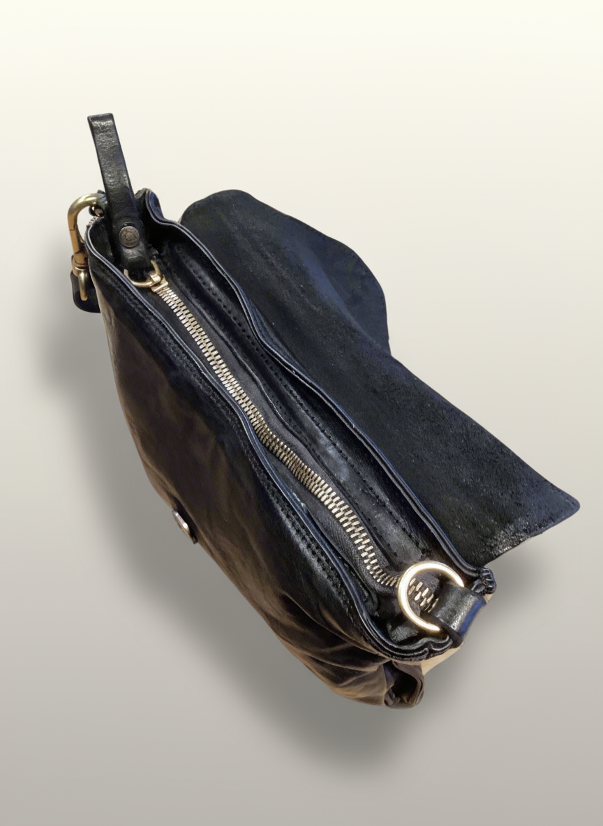 Elsa - Little Shoulder Bag. Leather. Color:Black. X0001 C0001