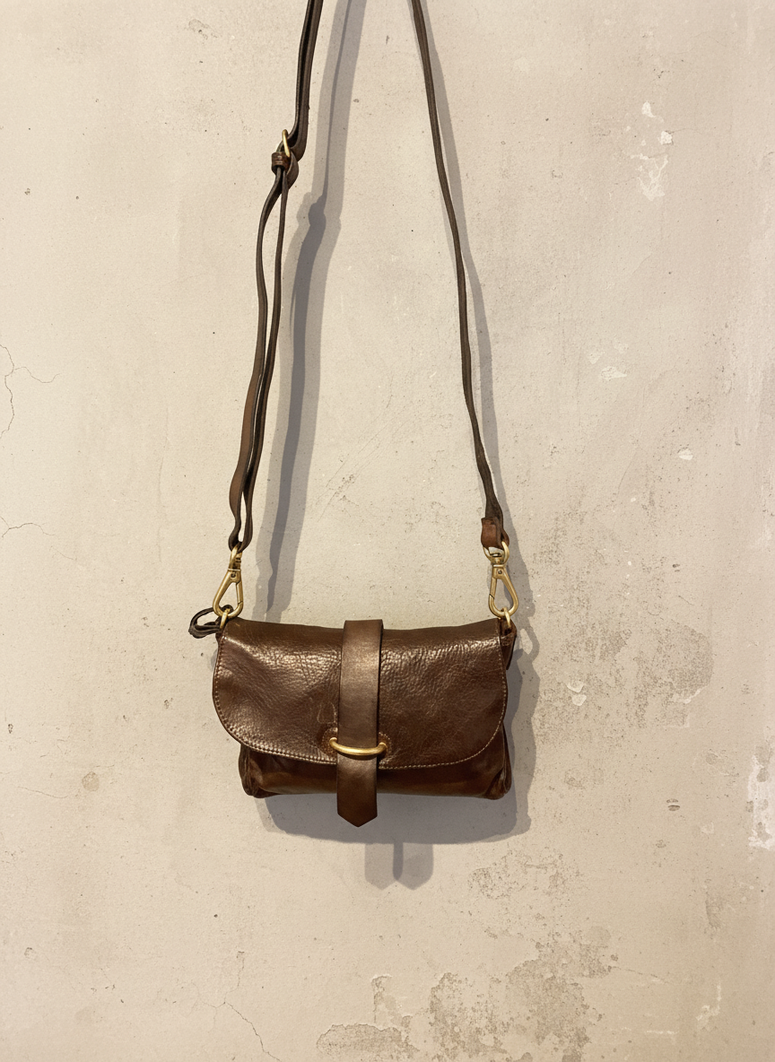 Elsa - Little Shoulder Bag. Leather. Color:  Brown. X0001 C1501