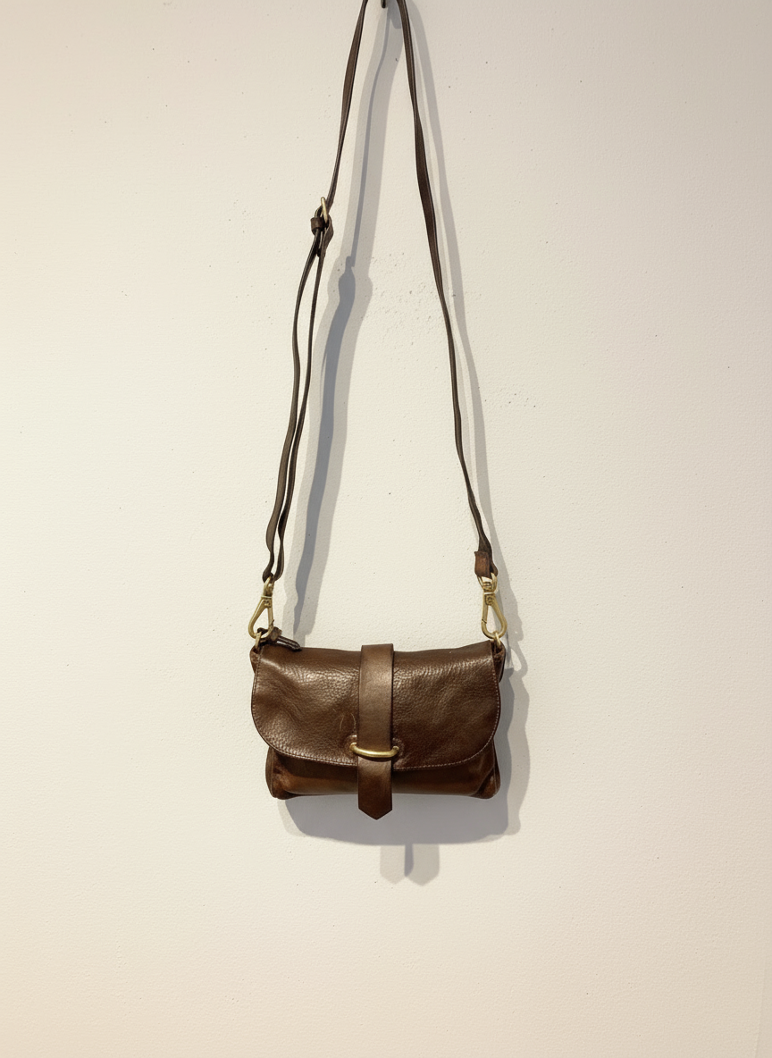 Elsa - Little Shoulder Bag. Leather. Color:  Brown. X0001 C1501