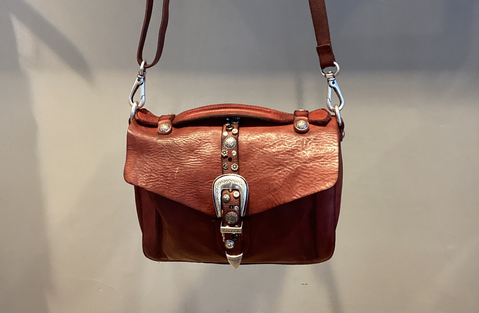 PORZIA Crossbody. Cow Leather. Strass/Fiori. Burgundy X2876 C4036.