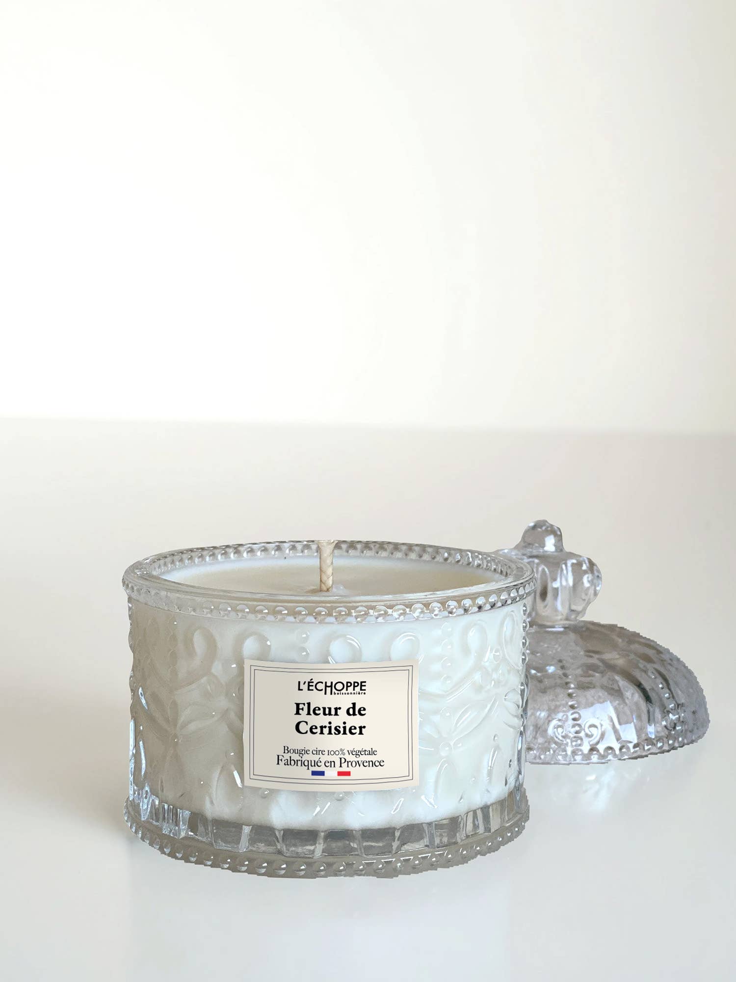 L’Echoppe. Dome Scented Candle - Floral.  Chevrefeuille.